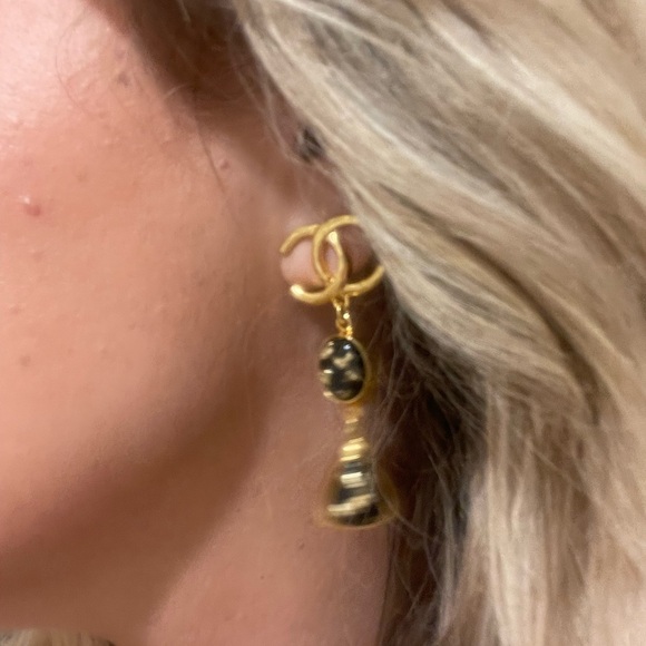Set of Chanel gold Resin drop CC earrings RARE - Picture 5 of 5